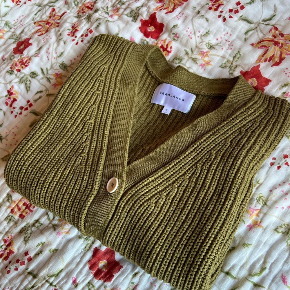 Tradlands Shelter Cotton Cardigan in Olive size small